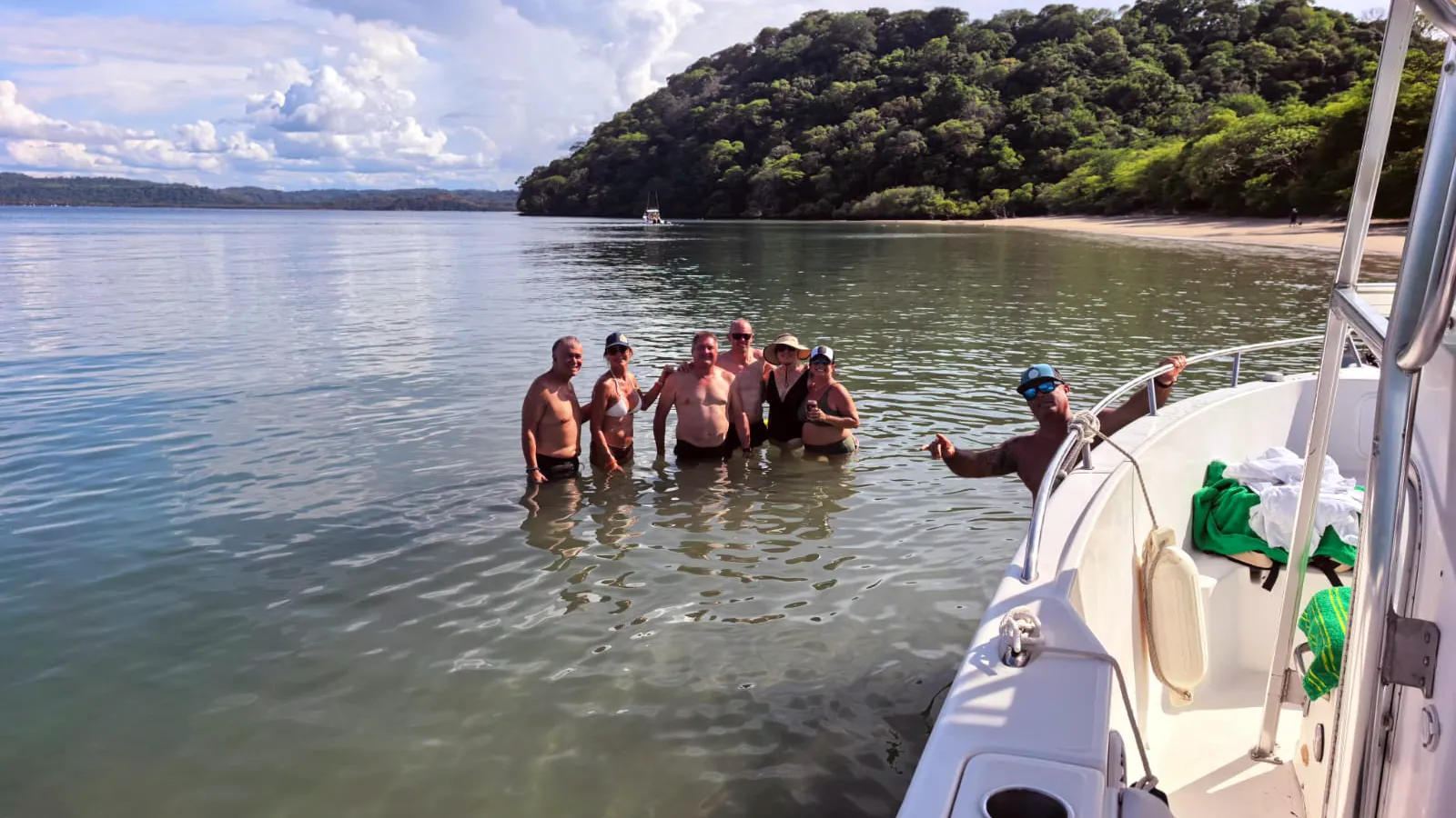 Snorkeling, fishing and dolphins in Papagayo on Tuesday, October 20th, 2026